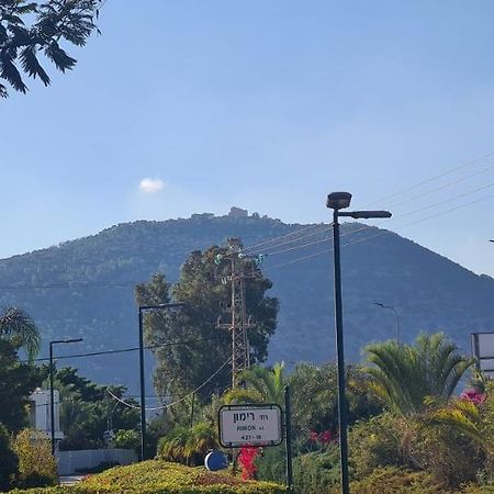 Апартаменти בין הר למעיין Kfar Tavor Екстер'єр фото