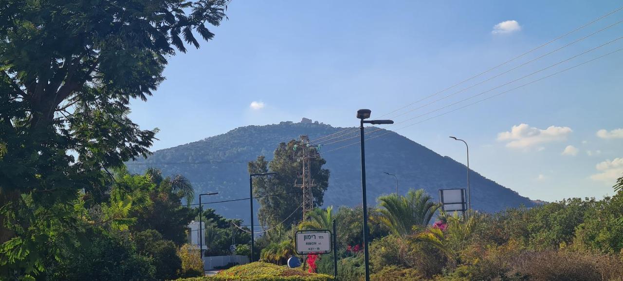 Апартаменти בין הר למעיין Kfar Tavor Екстер'єр фото